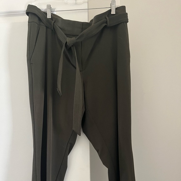 Loft Julie style pants size 14 olive with tie belt slightly cropped - Picture 3 of 5